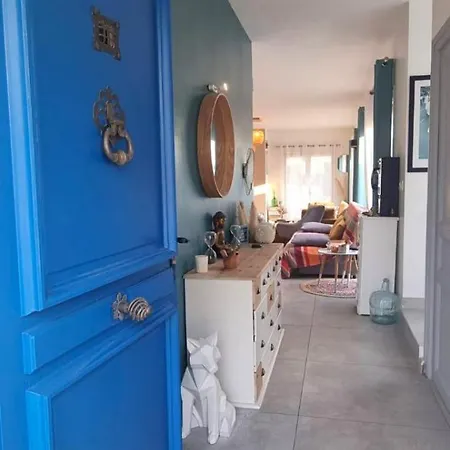 La Azul Vila *