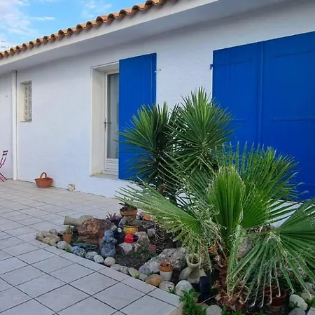La Azul Vila *